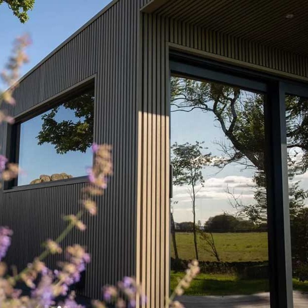 Thi-cong-lam-song-nhua-ngoai-troi-ben-dep-tai-TPHCM-nha-pho-hien-dai-MT-Home-Decor